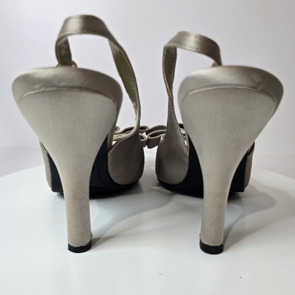 ⭐️40% off⭐️ Me Too Jade Satin Heels in Champagne Color - Picture 9 of 11